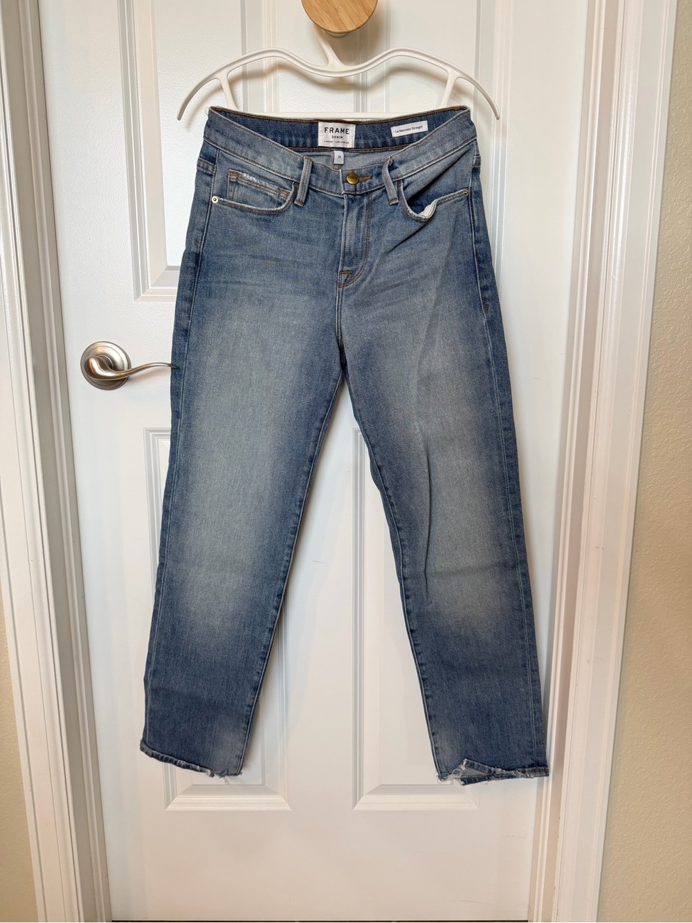 FRAME Le Nouveau Straight Jeans Size 26 Raw Hem